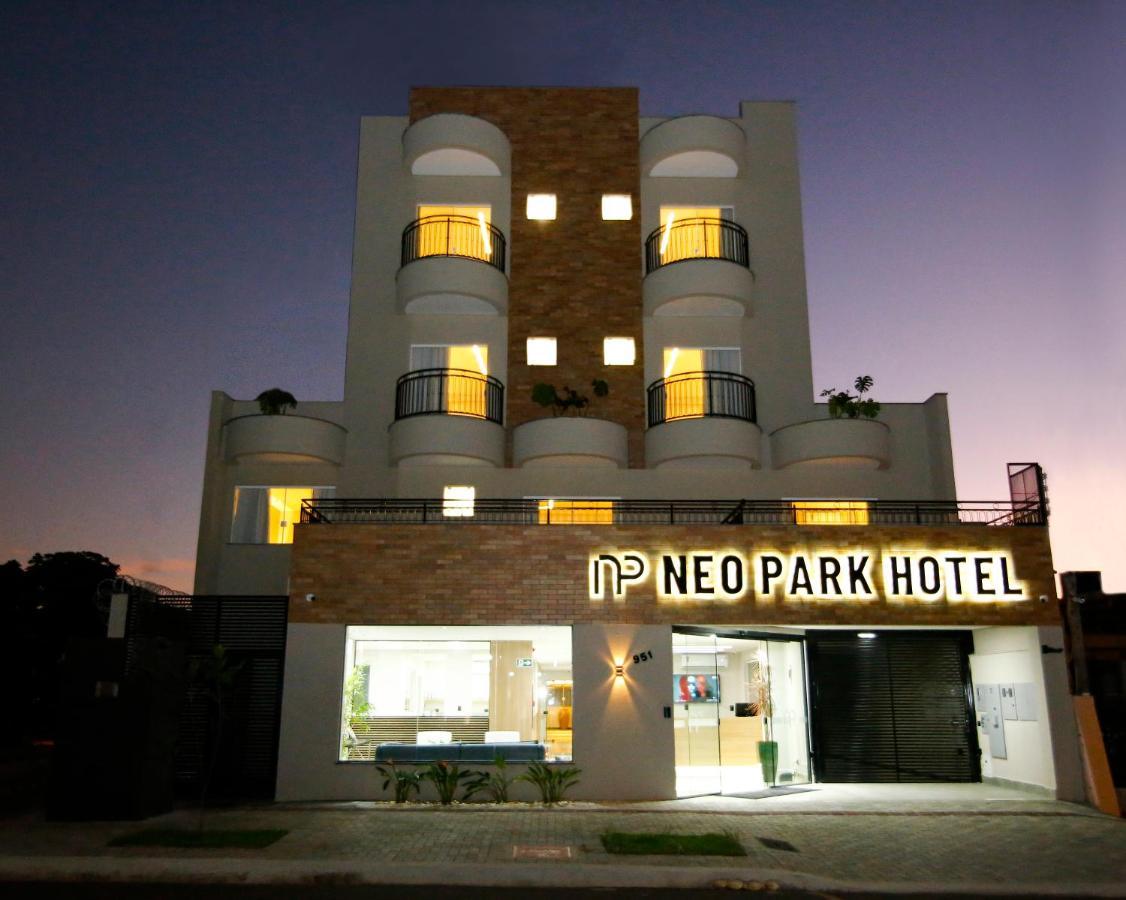 Neo Park Hotel 马林加 外观 照片