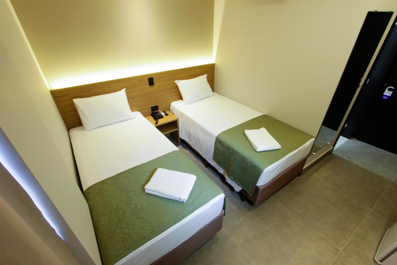 Neo Park Hotel 马林加 外观 照片